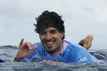 gabriel-medina,-samuel-pupo-e-italo-ferreira-avancam-as-semifinais-em-margaret-river