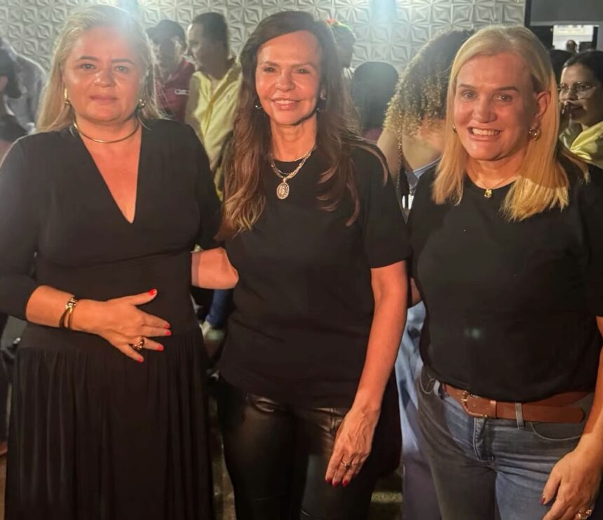 doutora-angela-prestigia,-ao-lado-de-senadora-dorinha-e-da-prefeita-nelida-vasconcelos,-os-30-anos-de-emancipacao-de-barra-do-ouro