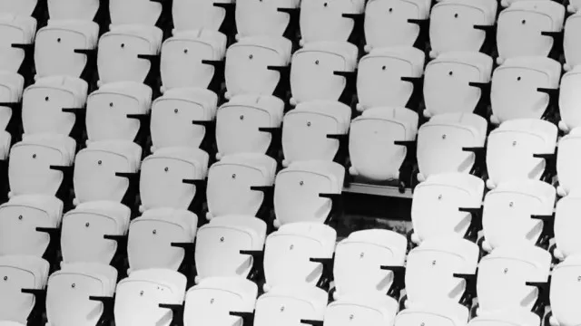 apos-caso-de-racismo-no-derbi,-corinthians-retira-assento-de-estadio