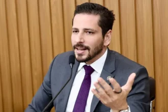 na-comissao-de-financas,-olyntho-neto-avisa-que-so-pautara-contrato-de-r$-56-milhoes-apos-reunir-se-com-bndes;-fortes-e-gipao-protestam