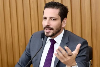 na-comissao-de-financas,-olyntho-neto-avisa-que-so-pautara-contrato-de-r$-56-milhoes-apos-reunir-se-com-bndes;-fortes-e-gipao-protestam