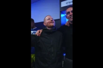 acionista,-ed-sheeran-celebra-retorno-de-clube-a-premier-league