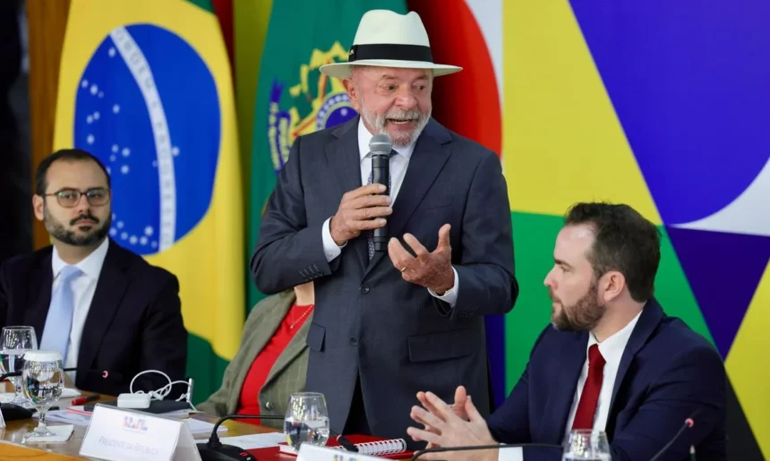 lula-anuncia-novo-desenrola-para-quem-ganha-ate-r$-8,1-mil;-iniciativa-preve-descontos-de-30%-a-90%