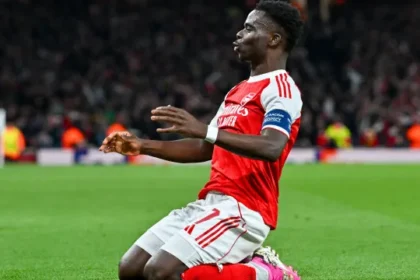 arsenal-derrota-atletico-e-volta-a-final-da-champions-league-apos-20-anos