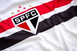 aviao-apresenta-problemas,-e-sao-paulo-adia-viagem-para-o-chile