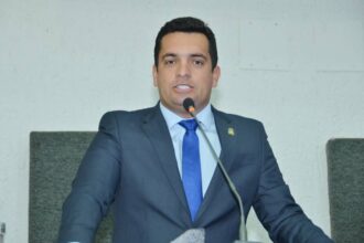 da-tribuna,-gutierres-reforca-projeto-de-laurez-ao-governo-e-critica-tentativa-de-parte-da-“classe-politica”-de-“desconstruir-candidatos”
