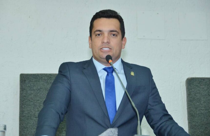 da-tribuna,-gutierres-reforca-projeto-de-laurez-ao-governo-e-critica-tentativa-de-parte-da-“classe-politica”-de-“desconstruir-candidatos”