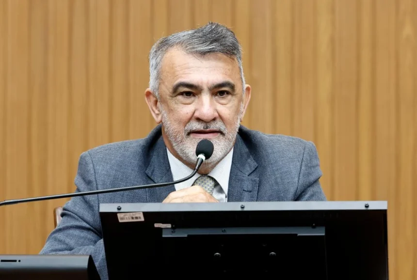 presidente-da-aleto-pede-paciencia-aos-servidores-para-buscar-um-acordo-com-palacio-sobre-indenizacoes,-mas-projeta-derrubada-dos-vetos-se-nao-houver-consenso