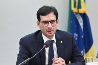 comissao-apresenta-cronograma-para-votacao-do-fim-da-escala-6×1-ate-27-de-maio