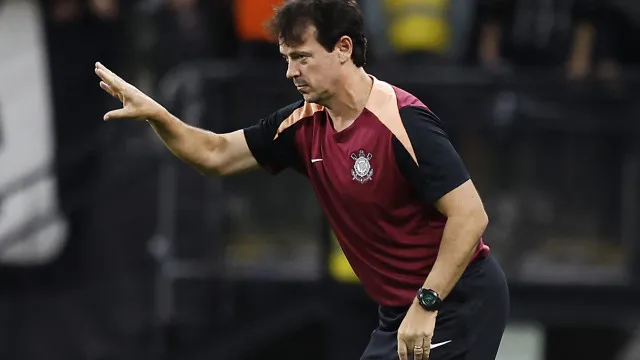 diniz-exalta-forca-do-corinthians-para-arrancar-empate-com-o-santa-fe:-‘foi-na-superacao’