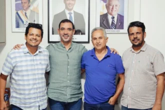 com-mayck-camara,-de-xambioa,-pre-campanha-de-vicentinho-junior-destaca-apoio-de-mais-um-prefeito-da-base-governista