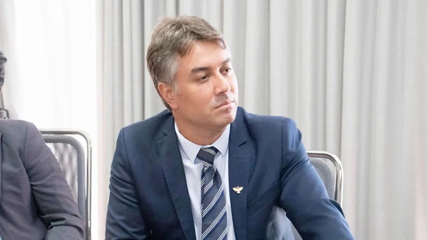 novo-secretario-de-relacoes-institucionais,-diogo-fernandes-visita-camara-de-palmas-para-estreitar-lacos