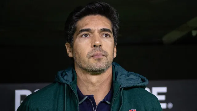 conmebol-abre-investigacao-contra-abel-ferreira-por-‘caso-do-dedo-do-meio’