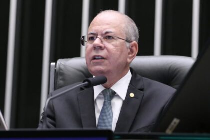 relator-apresentara-fonte-de-financiamento-para-piso-salarial-de-farmaceuticos