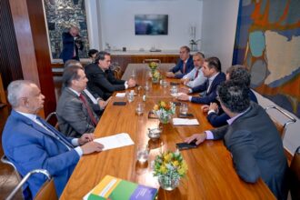 motta-defende-reducao-de-jornada-para-40-horas-semanais-e-dois-dias-de-descanso
