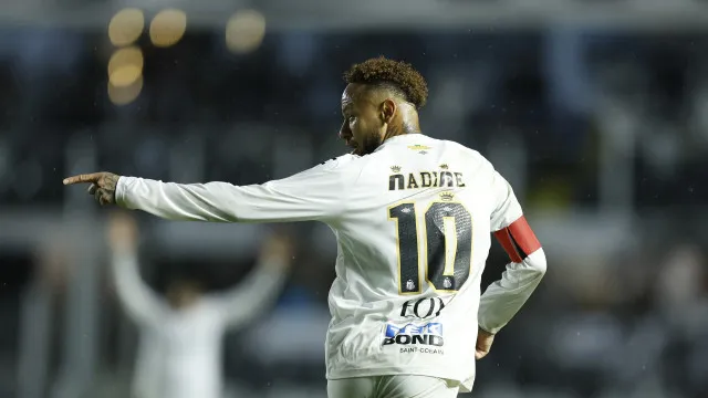 neymar-soma-16-participacoes-em-gols-em-18-jogos