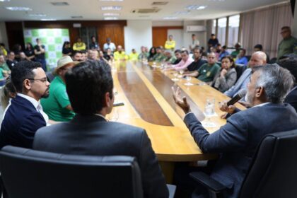 amelio-cayres-se-reune-com-categorias-e-busca-consenso-juridico-para-garantir-indenizacoes