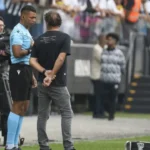 cuca-explica-polemica-com-neymar-e-assume:-‘derrota-nao-e-culpa-do-arbitro’