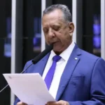 antonio-andrade-diz-que-assinatura-a-emenda-que-abre-brecha-para-jornada-de-52-horas-foi-para-ampliar-a-discussao:-“na-votacao-do-merito-poderao-julgar-meu-posicionamento”