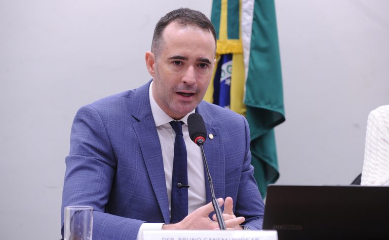 novas-regras-para-fundos-de-previdencia-de-servidores-dividem-opinioes-em-debate-na-camara