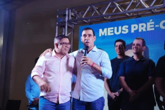 em-araguaina,-vicentinho-junior-recebe-apoio-do-vereador-flavio-cabanhas-e-reforca-pre-campanha