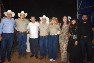em-paraiso-do-tocantins,-osires-damaso-prestigia-abertura-do-rodeio-da-29a-expobrasil:-“festa-que-fortalece-nossa-economia”