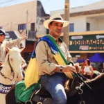 pre-candidato-a-governo,-vicentinho-junior-exalta-forca-economica-de-araguaina-ao-participar-de-cavalgada