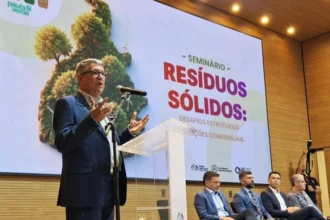 em-seminario-sobre-residuos-solidos,-presidente-da-atm-destaca-esforcos-de-gestores,-frisa-dificuldades-e-pede-uniao-dos-municipios 