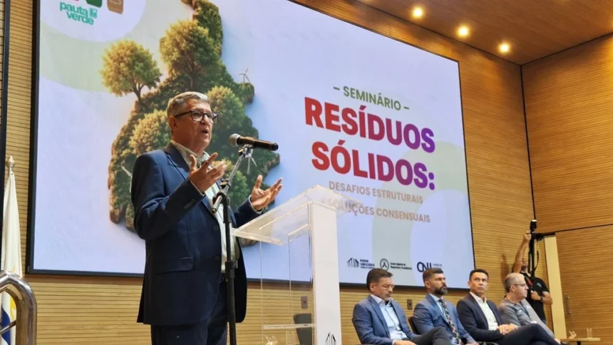 em-seminario-sobre-residuos-solidos,-presidente-da-atm-destaca-esforcos-de-gestores,-frisa-dificuldades-e-pede-uniao-dos-municipios 