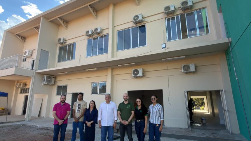 laurez-moreira-visita-obra-da-clinica-veterinaria-da-uft-e-celebra-avanco-de-projeto-que-ajudou-a-tornar-realidade-em-gurupi