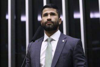 comissao-aprova-proposta-que-reconhece-certificacao-de-bombeiro-mergulhador
