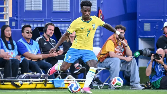vinicius-junior-admite-atuacao-ruim-do-brasil:-“precisamos-melhorar”