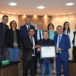 pre-candidato-a-deputado-federal,-osires-damaso-recebe-mocao-de-aplausos-na-camara-de-paraiso