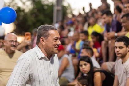 no-bico-do-papagaio,-vanderlei-luxemburgo-prestigia-semifinal-regional-e-consolida-presenca-no-norte-do-tocantins