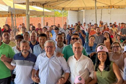 jair-farias-amplia-base-de-apoio-e-recebe-adesao-do-prefeito,-vice-prefeito-e-vereadores-de-goiatins