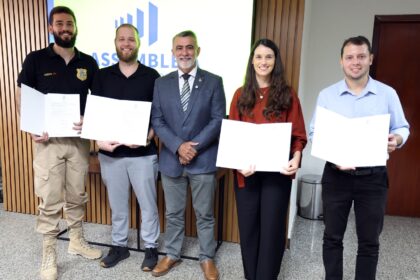 aleto-empossa-novos-concursados-e-anuncia-nova-convocacao