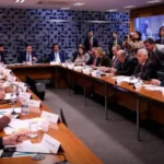 para-destravar-teto-do-mei,-regulacao-da-ia-e-criminalizacao-da-misoginia,-governo-federal-retira-urgencia-do-fim-da-escala-6×1-na-camara