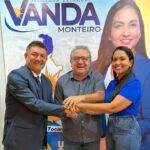 jair-farias-recebe-declaracao-de-apoio-da-deputada-vanda-monteiro-e-do-vereador-marcio-reis-em-palmas