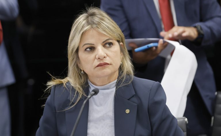 comissao-aprova-projeto-que-cria-programa-de-capacitacao-sobre-direitos-da-mulher