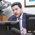 deputado-diz-que-fim-da-“taxa-das-blusinhas”-beneficia-consumidor-de-baixa-renda;-ouca-a-entrevista