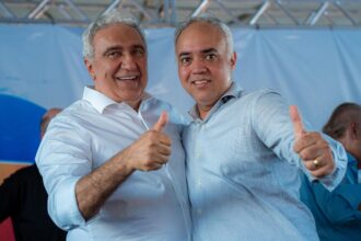 laurez-elogia-lula,-celebra-entrega-de-100-casas-em-porto-nacional-e-chega-a-22%-nas-pesquisas-para-o-governo-do-tocantins