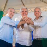 laurez-moreira-celebra-entrega-de-100-moradias-em-porto-nacional-e-afirma-que-casa-propria-resgata-sonhos-das-familias