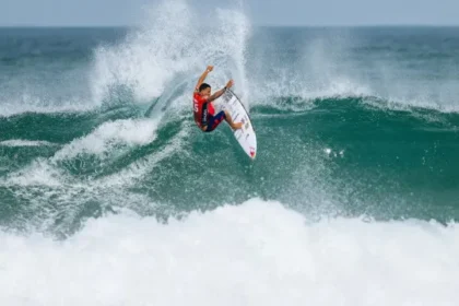 italo-e-eliminado,-mas-brasil-garante-um-surfista-na-semi-de-saquarema