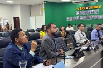 fernando-de-jesus-toma-posse-como-vereador-em-araguaina-durante-sessao-com-audiencia-publica-sobre-obesidade