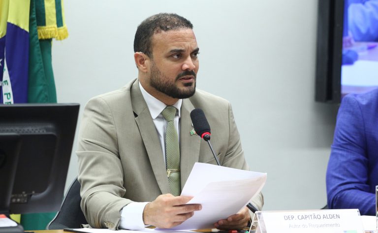 comissao-aprova-proposta-de-porte-de-arma-para-corretores-de-imoveis