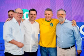 em-evento-do-podemos,-eduardo-siqueira-ve-disputa-pelo-senado-em-aberto-e-exalta-ronaldo-dimas:-“tocantins-precisa-da-experiencia”