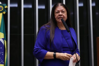 comissao-aprova-projeto-que-cria-programa-de-distribuicao-de-livros-para-criancas-de-ate-6-anos