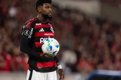 flamengo-recebe-proposta-de-mais-de-r$-50-milhoes-por-emerson-royal