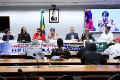 operadores-de-telemarketing-denunciam-precarizacao-do-trabalho-e-pedem-regulamentacao-da-profissao