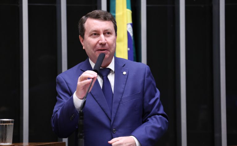 comissao-aprova-protecao-de-consumidor-no-uso-de-produto-e-servico-com-inteligencia-artificial